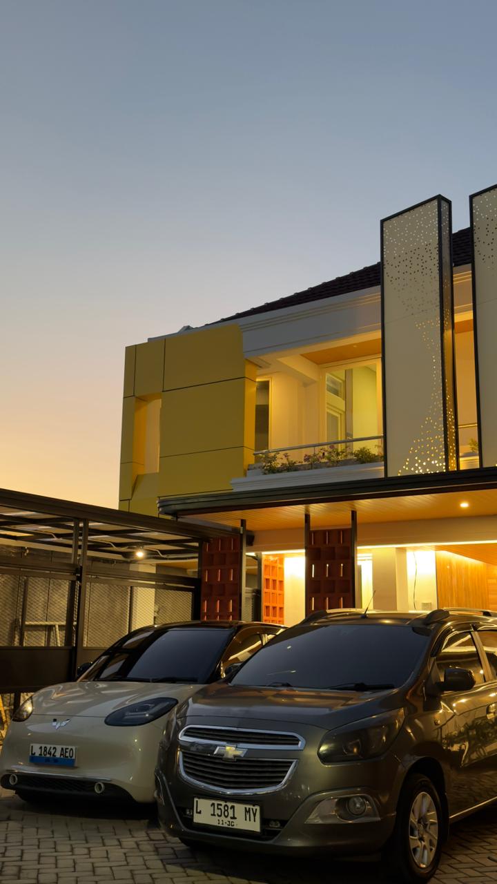 Halokost CO.LIVING Siwalankerto branch